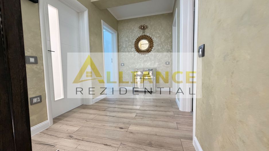 Casa P+1+M cu teren de 650 mp, piscina si curte complet amenajata - Poză 22
