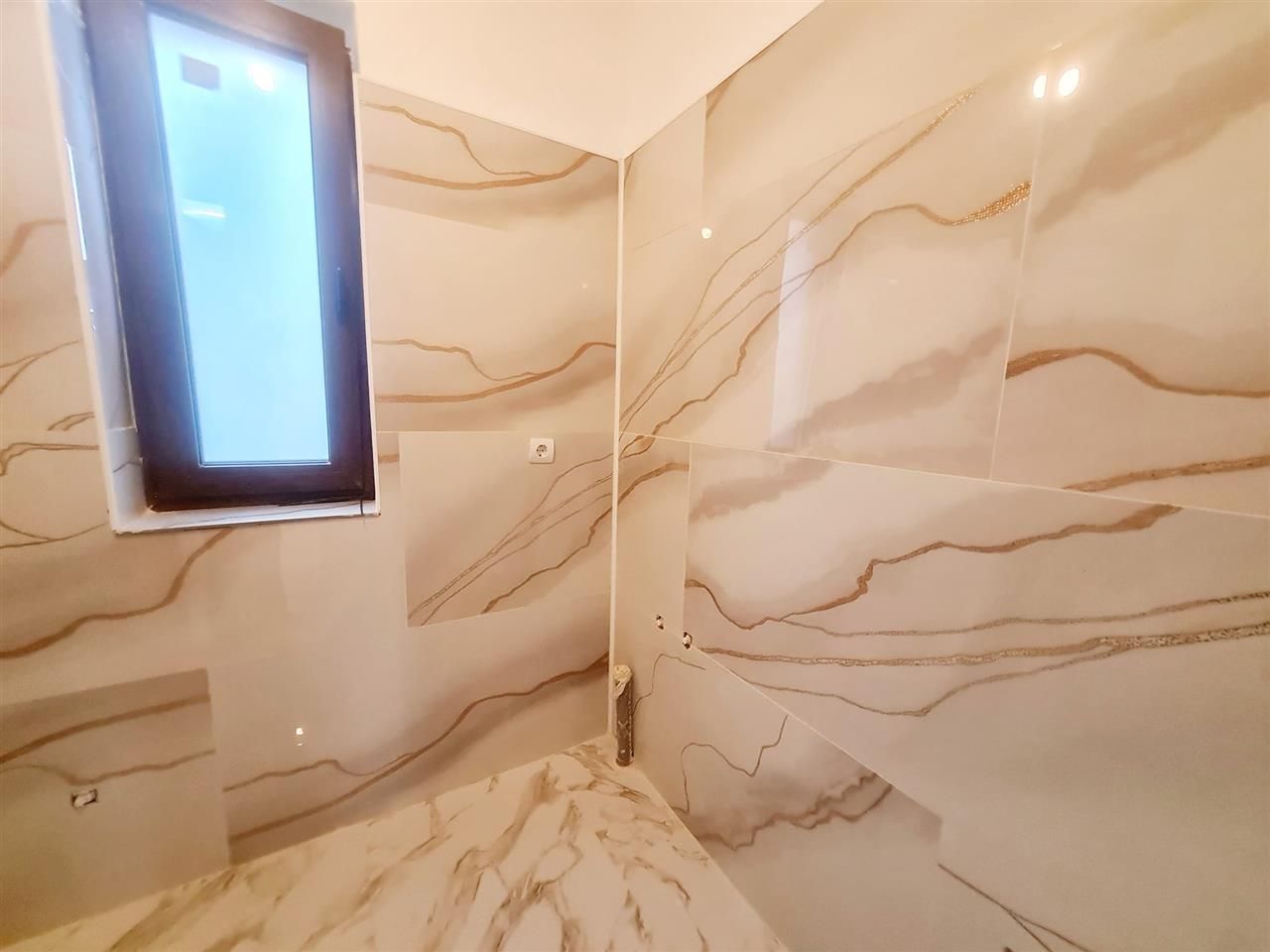 Vila superba cu 5 camere, intabulata 2025, P+E, toate utilitatile.  Harman - Poză 4