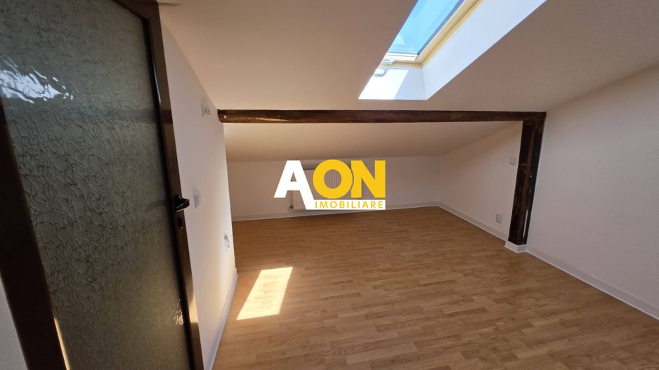 Apartament 5 camere, renovat, 68 mp utili + mansarda 52 mp,  Cetate - Poză 13