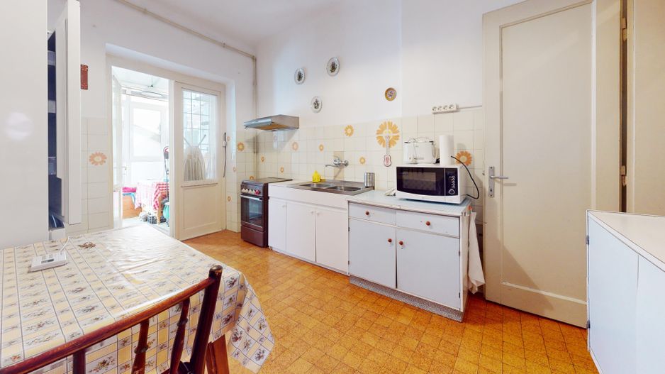 Apartament in casa si garaj in zona spitalul militar-Brasov - Poză 17