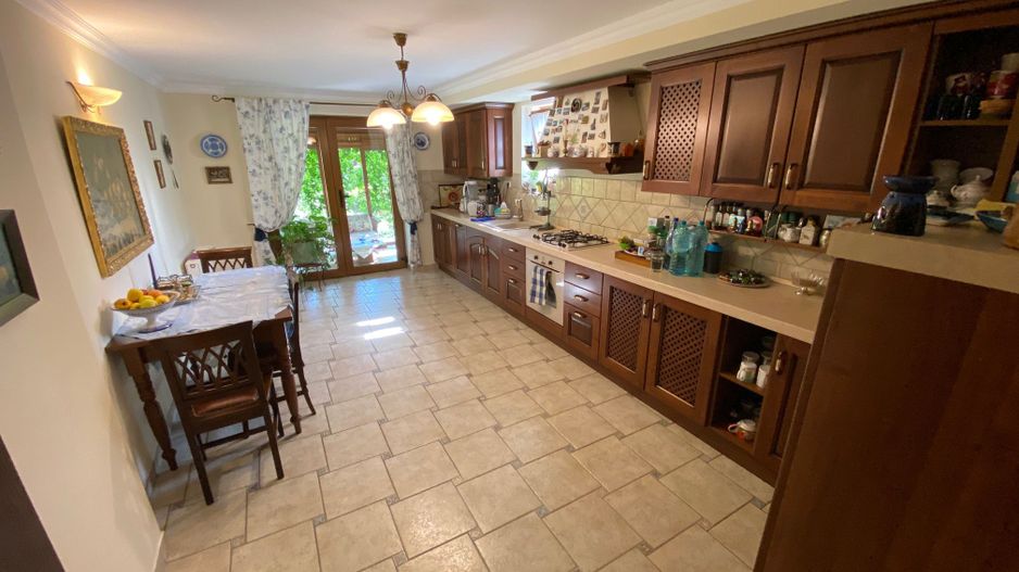 Casa in stil clasic zona Ghiroda - Poză 4