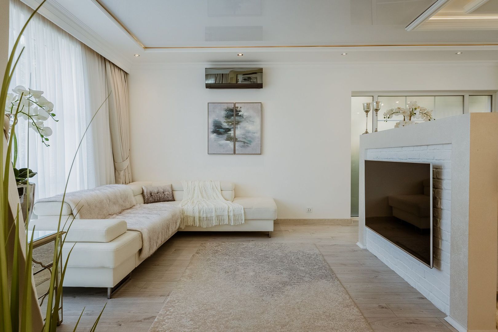 Vilă ultramodernă cu piscină - Poză 7