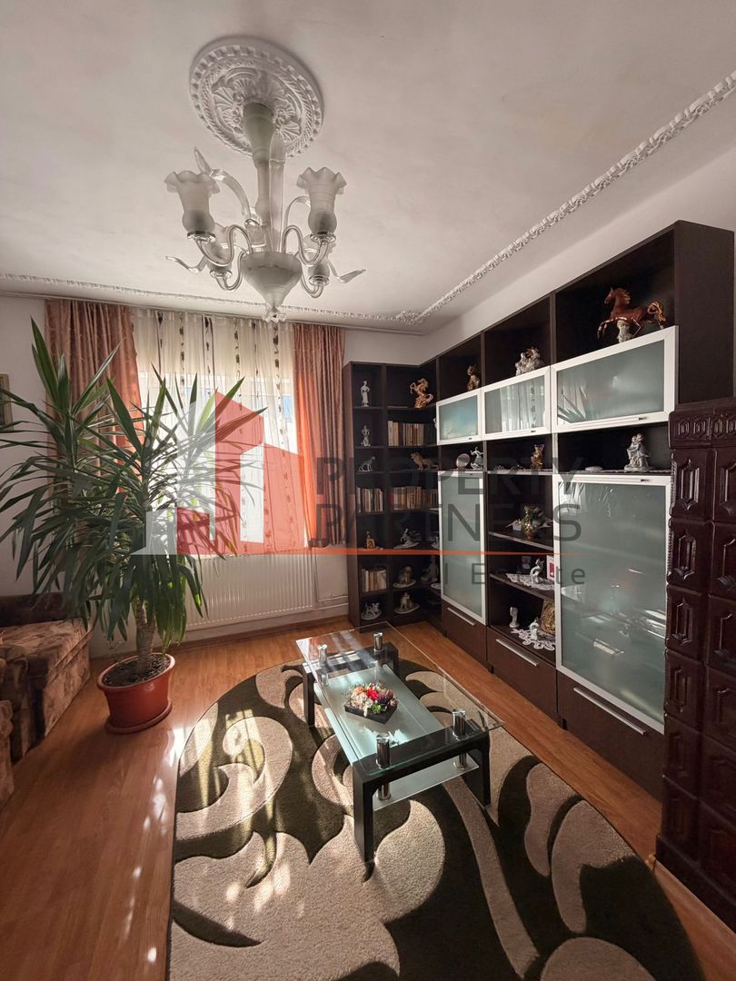 Casă tradițională cu 1800 mp teren  în Sohodol, Bran | Priveliște superba - Poză 15