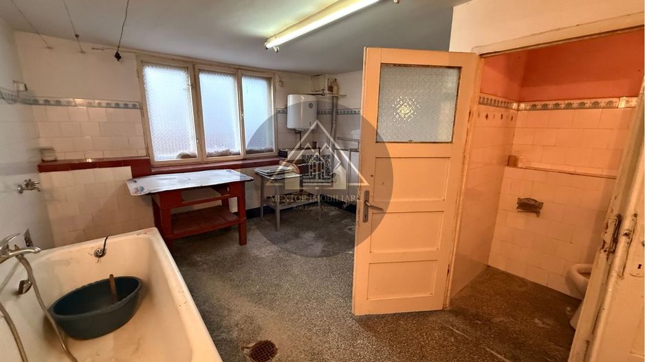 Casa de 5 camere, Semi-Central, Medias - Poză 9