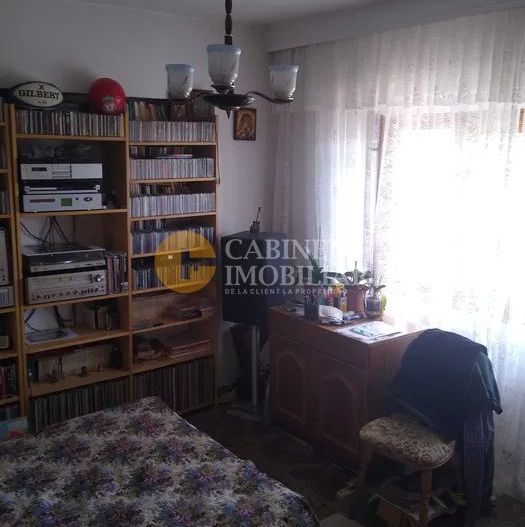 Nicolina - 4 Camere Decomandat - Etaj Intermediar +2 Bai -Bloc 1990 - Poză 3