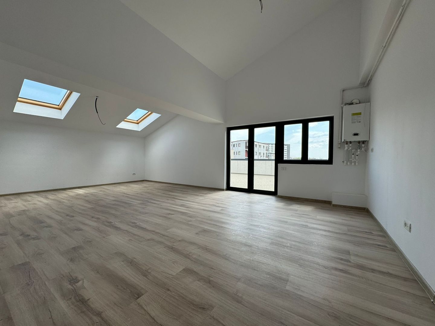 SENZATIONAL! Apartament 4 Camere Decomandate si Terasa  - Berceni - Poză 9