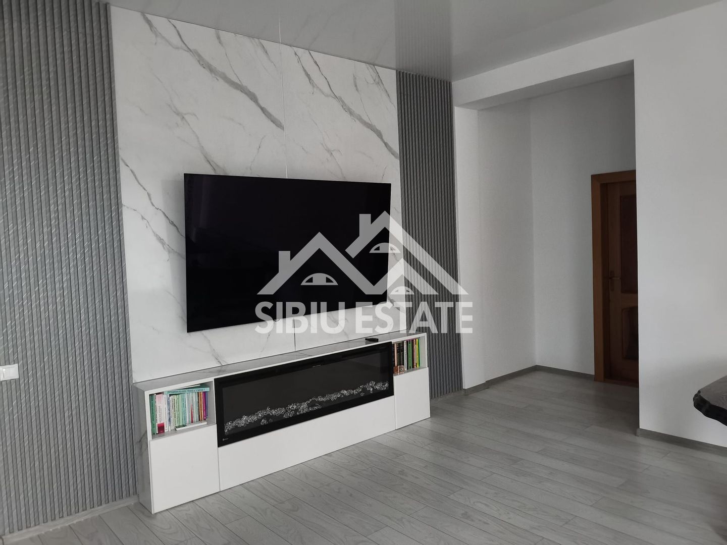 Apartament de vanzare cu 2 camere etaj 1 - langa Shopping City - Poză 2
