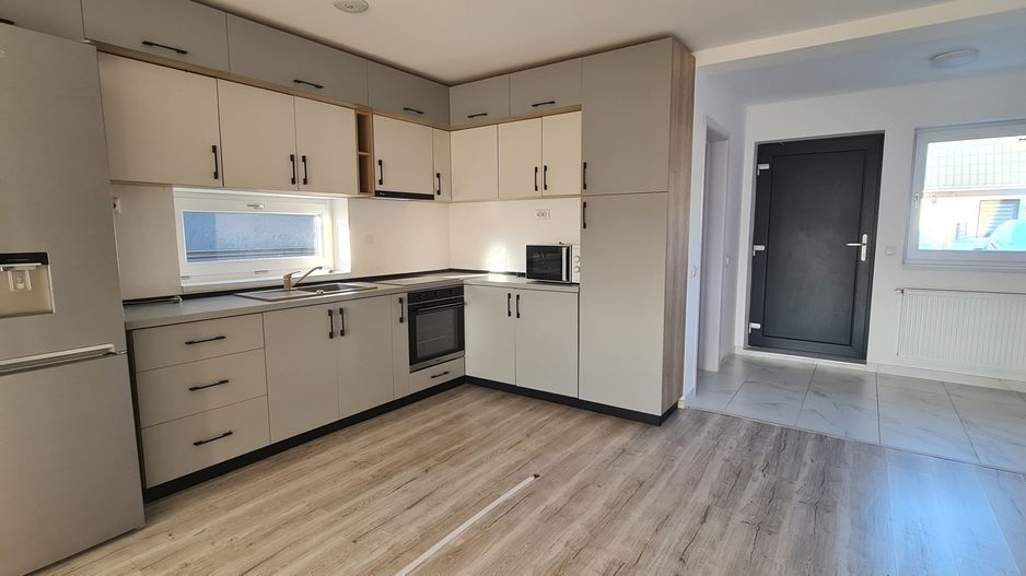De inchiriat casa 4 camere bucatarie mobilata utilata Izvor - Poză 1
