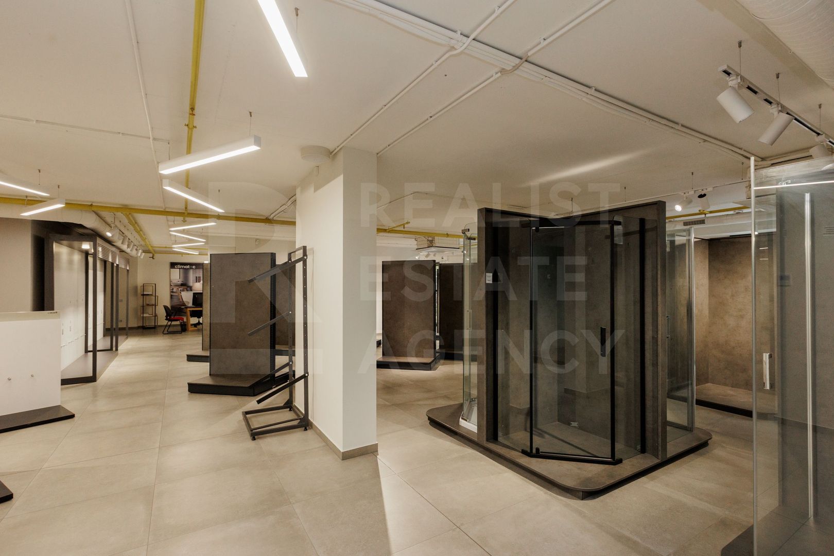 Vânzare, spațiu comercial, amplasat în Ungheni, pe str. Mihai Eminescu - Poză 29