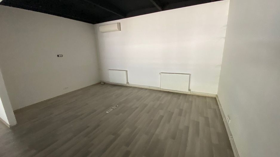 Spatiu comercial cu parcare - Poză 13