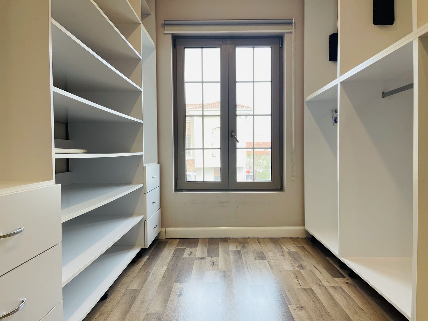 OFERTA REZERVATA - De inchiriat Casa cu Garaj - Segmentul Lux - Dumbravita - Poză 23