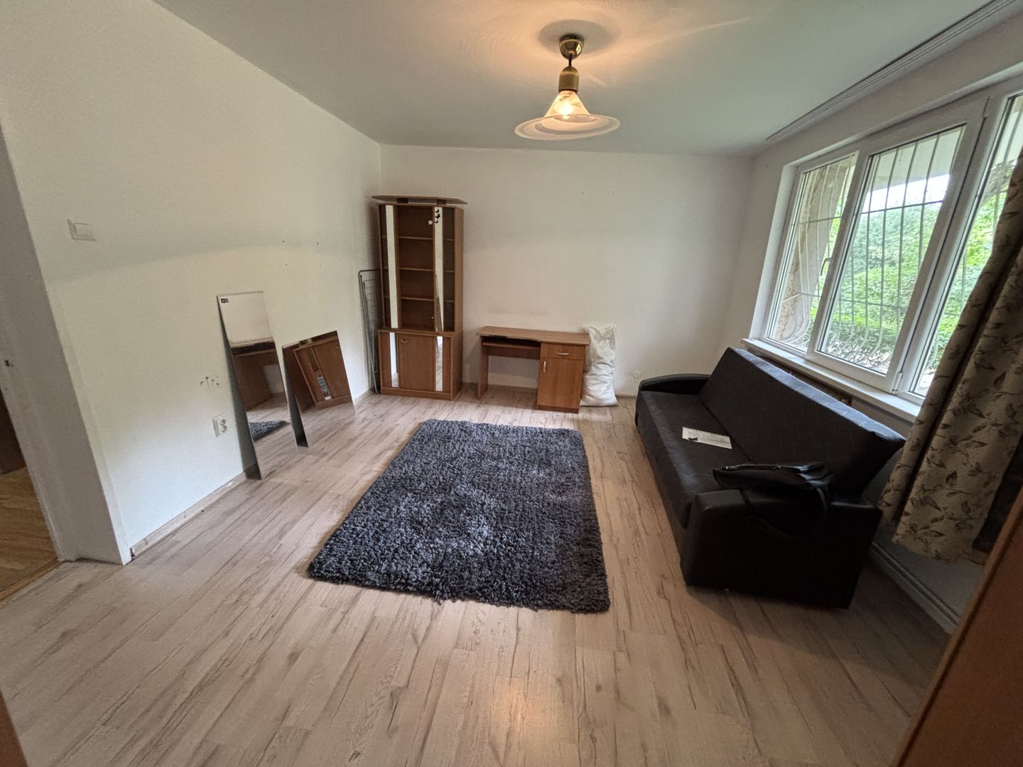 Apartament cu 3 camere (Cornisa) - Poză 1