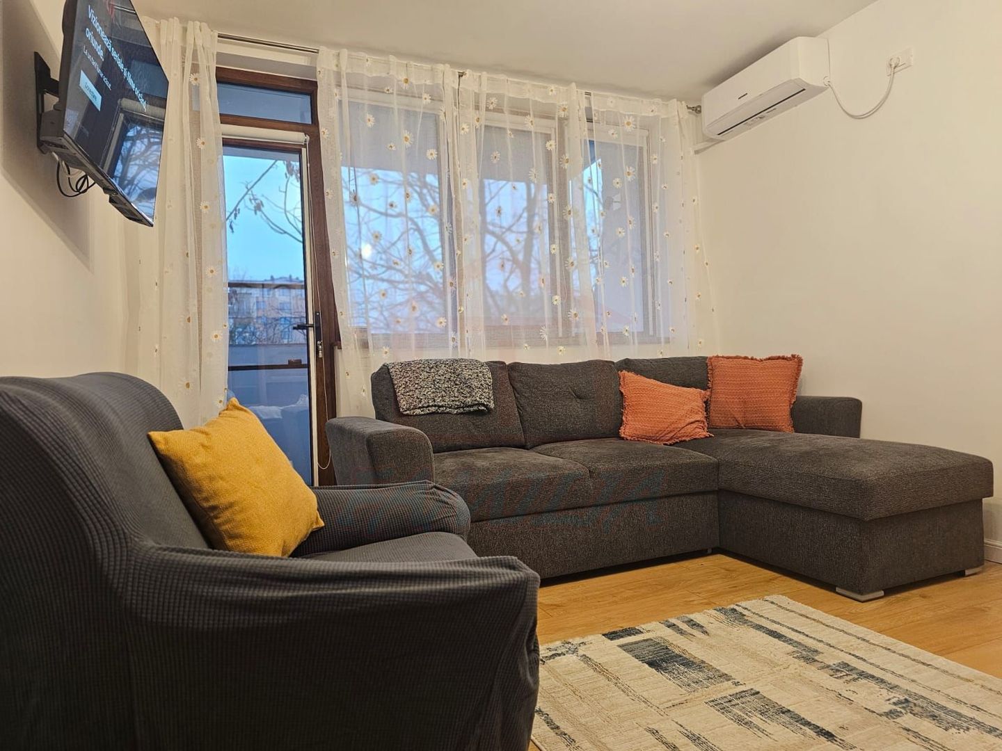 De vanzare apartament 3 camere, Tiglina 1, 61 mp, 88.000 Euro - Poză 1