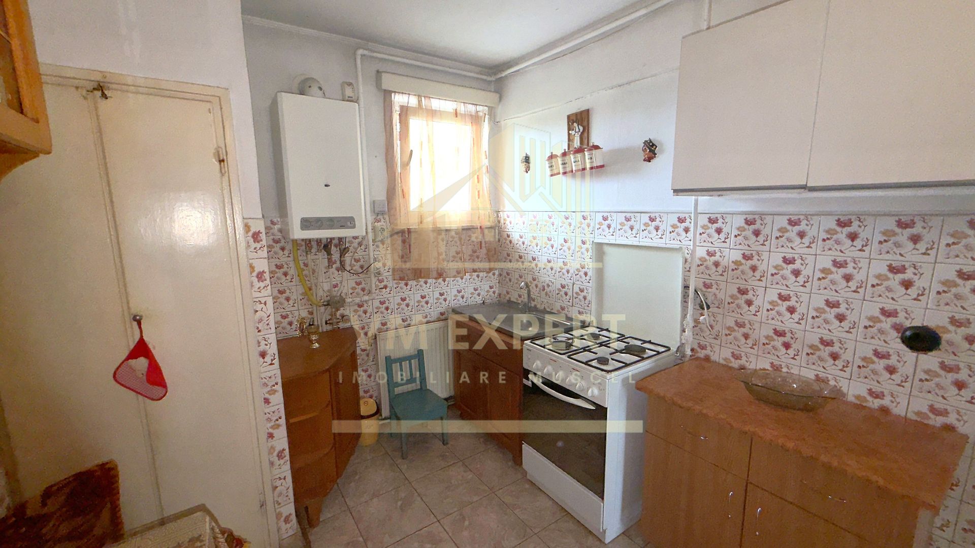 APARTAMENT 2 CAMERE ETAJ 4 ZONA ULTRACENTRALĂ CAMPULUNG - Poză 8