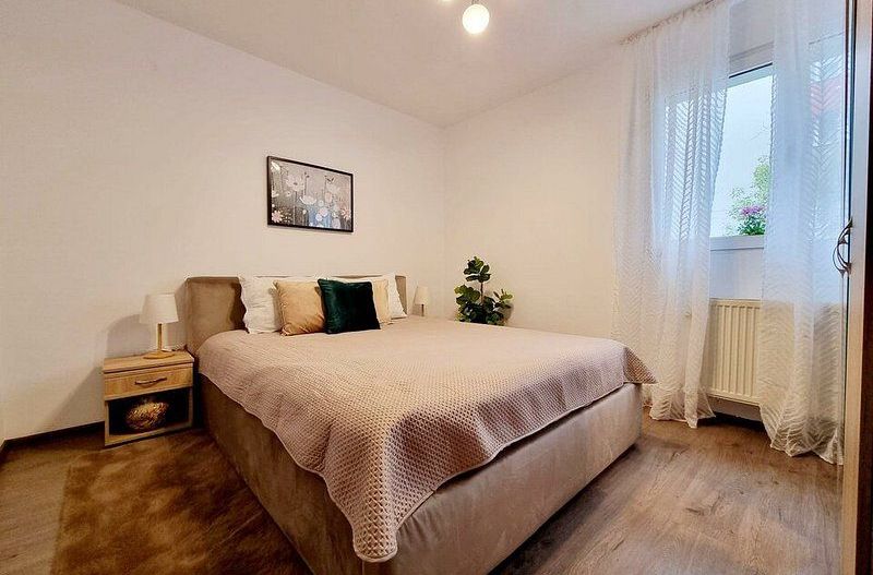 3 Cam Renovat Victoriei Iancu de Hunedoara Metrou Stradal Vedere Spate Lateral - Poză 10