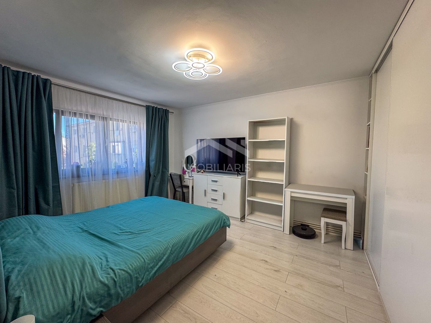 Apartament 3 camere de vanzare - modernizat 2024 - Poarta 6 - Poză 1