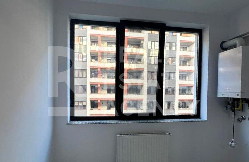 Apartament cu 3 camere – 13 Decembrie,  Coresi la 5 minute pe jos. - Poză 15