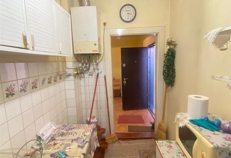 Apart la casa Bogdanestilor  curte  acces cu masina centrala proprie - Poză 13