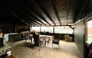 De vânzare casă cu suprafața de 250 mp plus 900 mp teren - Poză 12