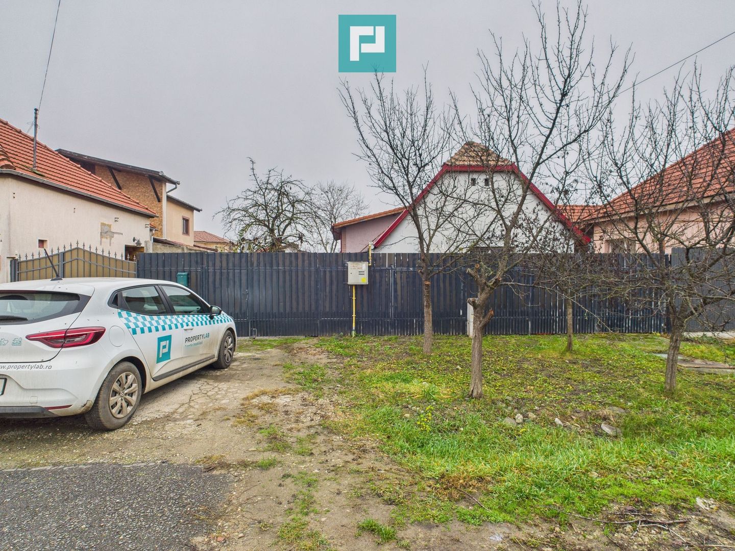 Două case pe un teren generos în Ghiroda - Poză 28