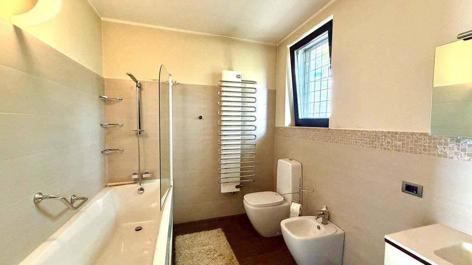Vila cu 4 camere cu lift, jacuzzi și terasă panoramică tip penthouse - Poză 13