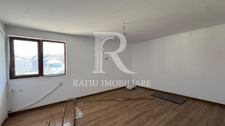 De vanzare | Casa cu 4 camere | Oradea - Poză 3