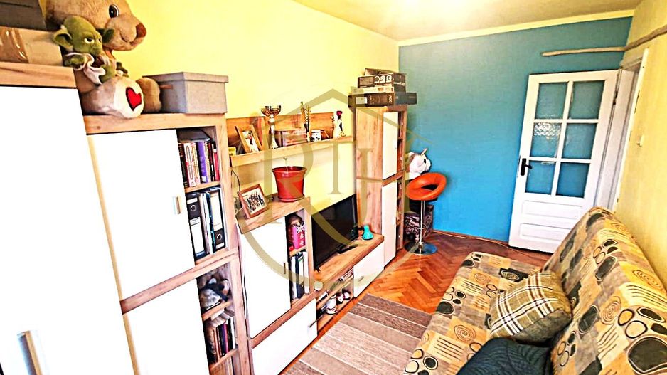 Vand apartament cu 4 camere in zona spitalul judetean,comision ,,0'' - Poză 7