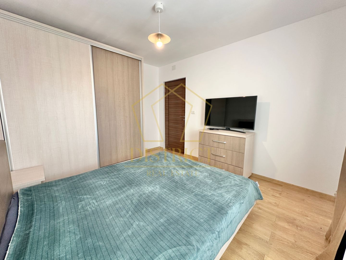 Duplex cu 4 camere si dressing mobilat in Giroc zona Planetelor la asfalt. - Poză 14