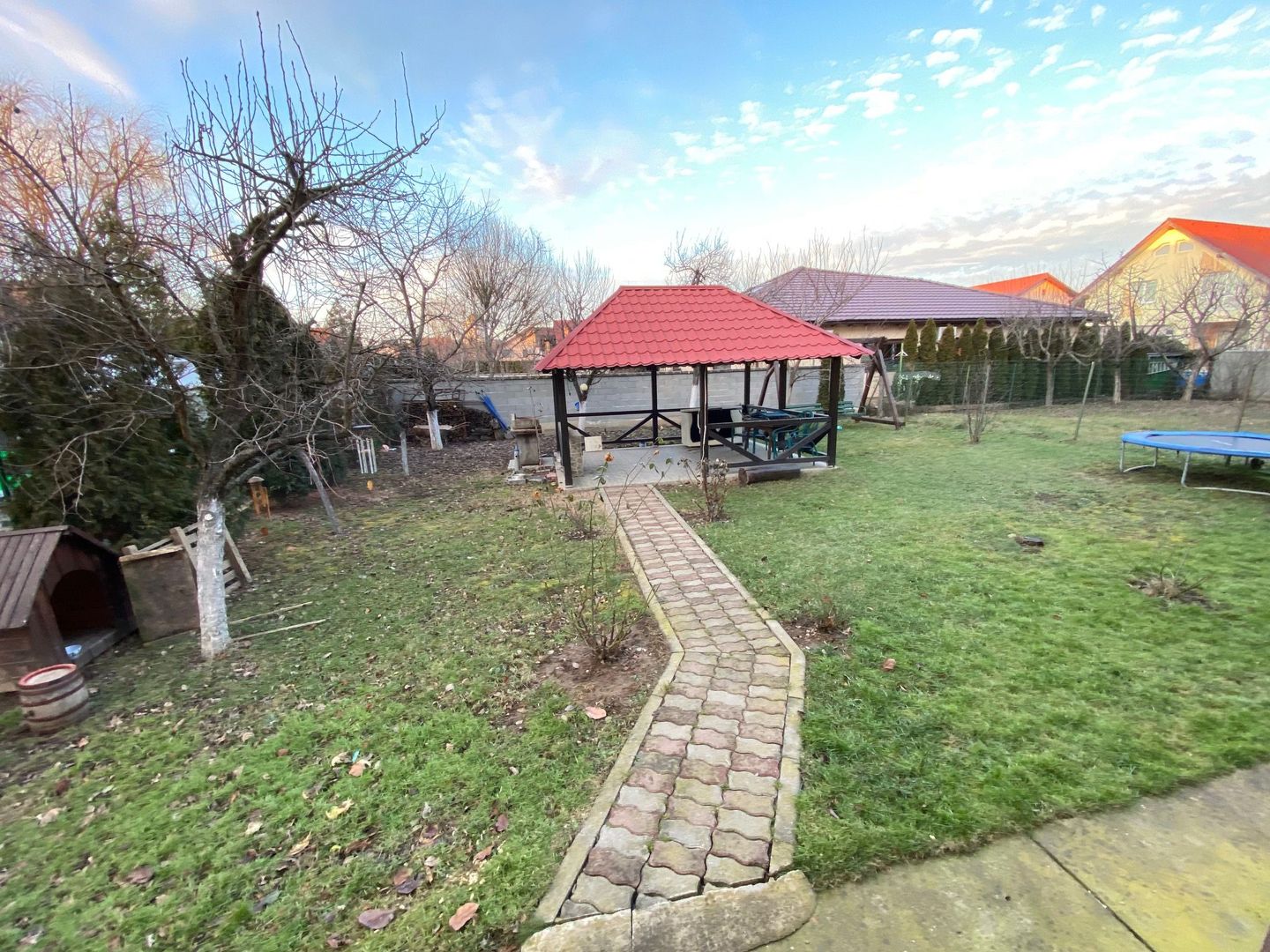 Duplex spațios cu garaj - Poză 2