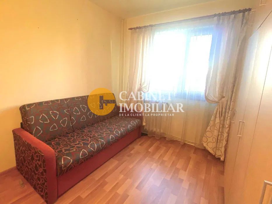 Apartament 3 camere, semidecomandat - zona Alexandru cel Bun - Poză 2
