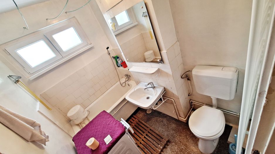 Zona Garii Apartament 3 camere, etaj 3/4, insorit, liber, 119900 euro - Poză 16