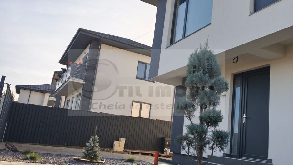 Casă Exclusivistă în Bucium – Finisaje Premium, 3 Camere, 210.000 € - Poză 1