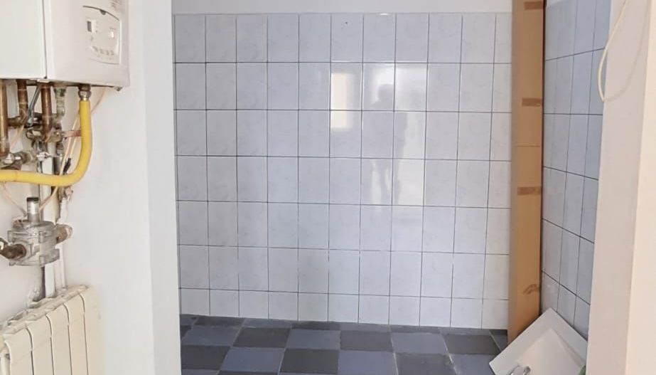 Tineretului, 350 metri metrou, casa 2 camere + curte, mutare imediat - Poză 7
