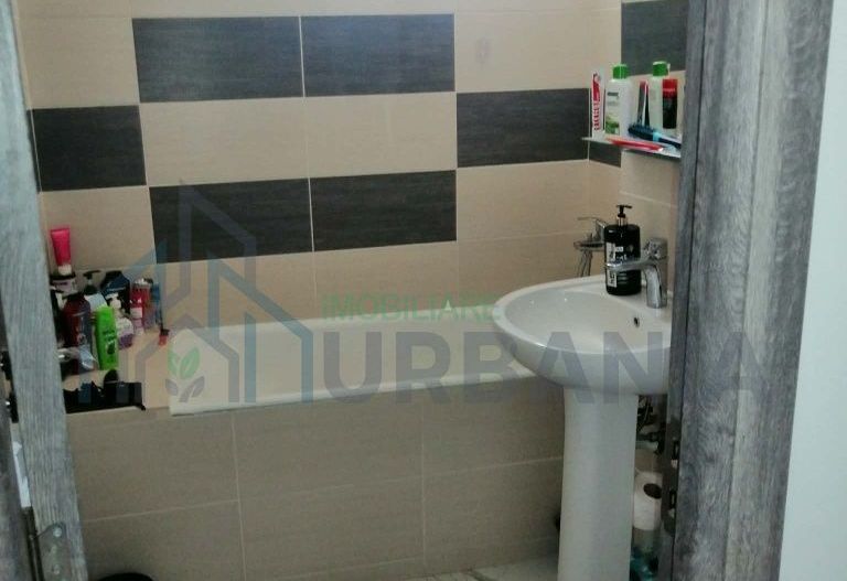 Vând apartament 3 camere decomandat, 75 mp, etaj 3, zona Minerva - Poză 7