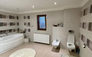 Casă deosebită, finisaje premium, ideală ptr. locuință sau investiție - Poză 6