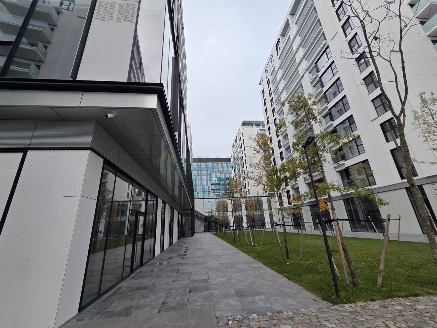 Apartament spectaculos cu grădină privată de 152 mp – disponibil spre închiriere - Poză 43