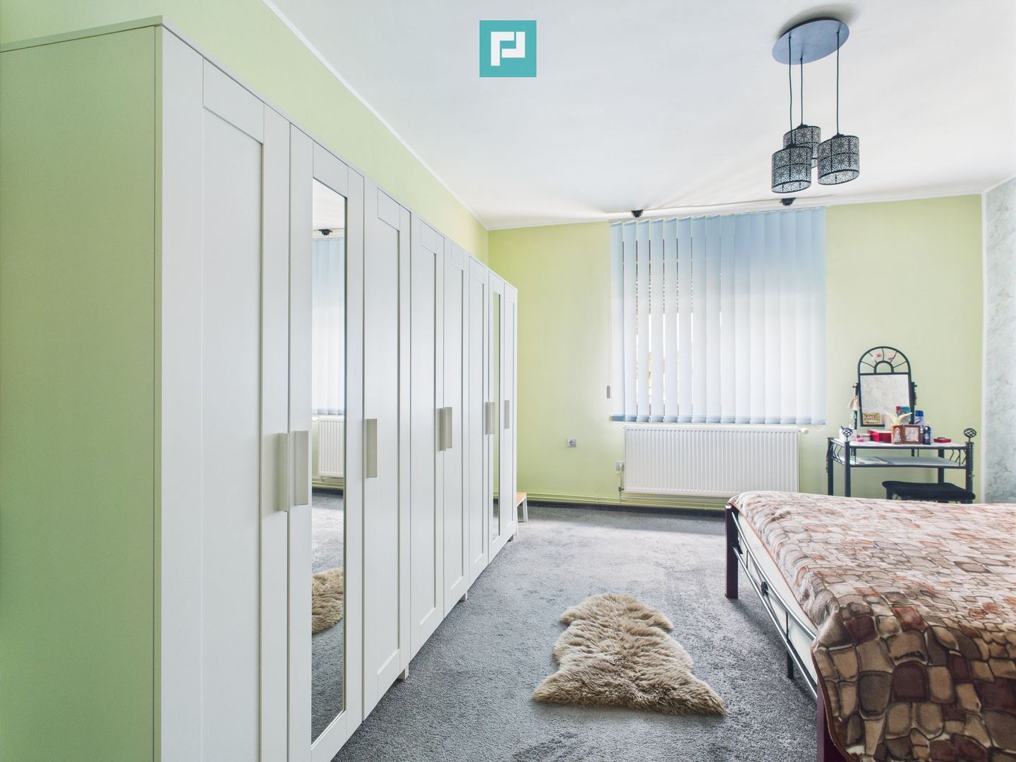 Vilă spațioasă cu 6 camere în Dumbrăvița - Poză 17