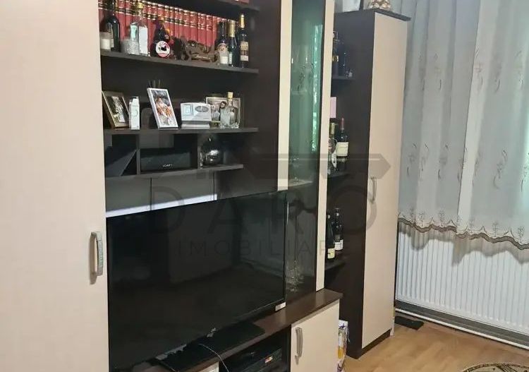 apartament de vanzare - Poză 1