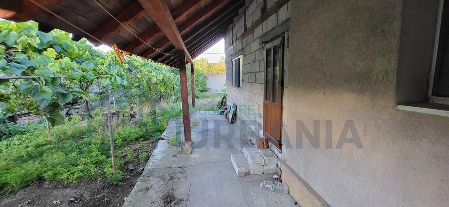 Casă renovată în 2015, vânzare în Pașcani - Poză 2