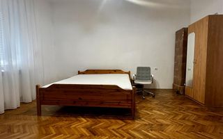 Casa Ultracentral singur ï¿½n Curte - Poză 4