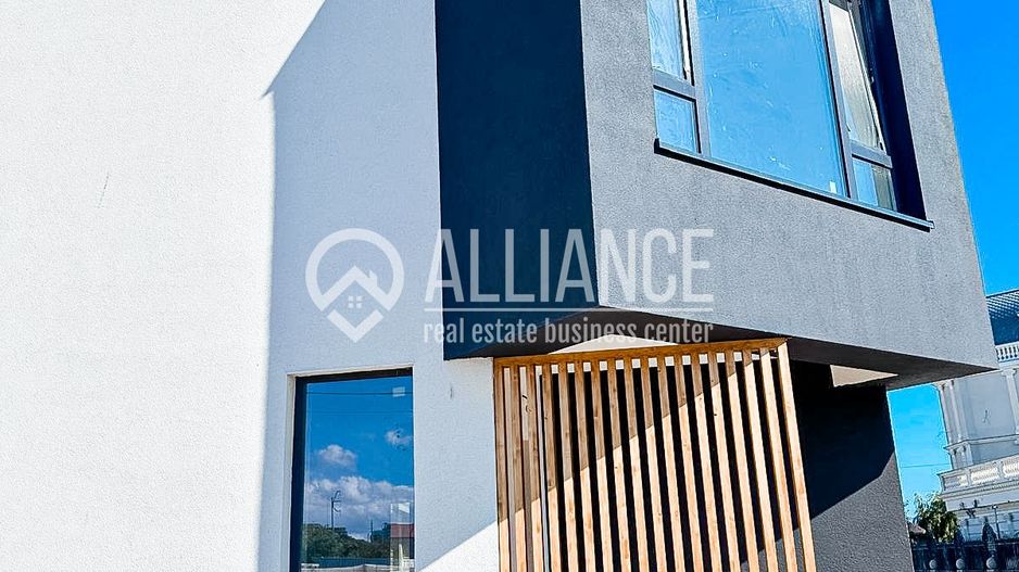 PALAZU MARE(COD 05) - Curte proprie. Vedere panoramică spre lac. - Poză 7