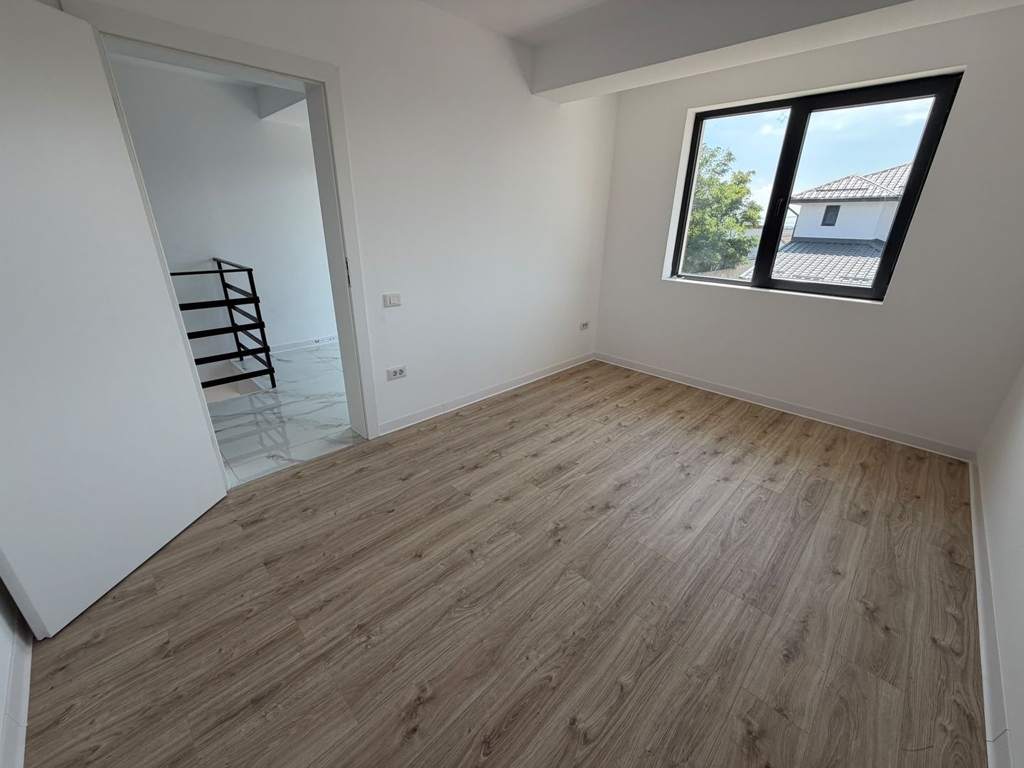 CASA INDIVIDUALA- TEREN 320 MP, MUTARE IMEDIATA, PARCARE, COMIS 0% - Poză 6