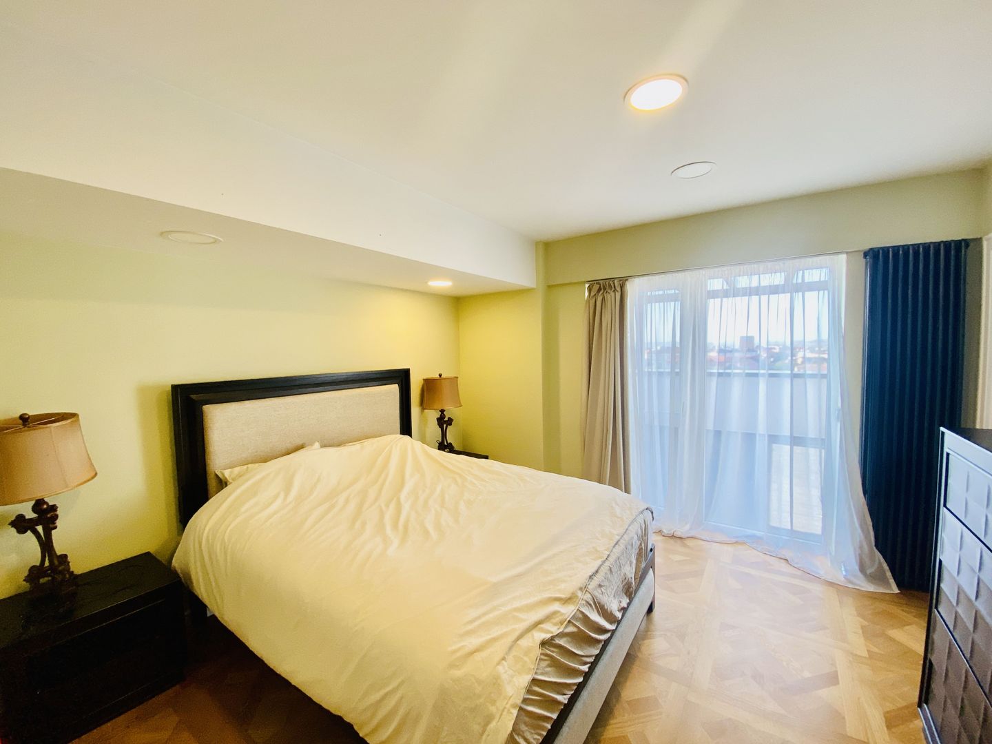 Penthouse confort lux,mobilat, utilat, garaj subteran, aer conditionat - Poză 6