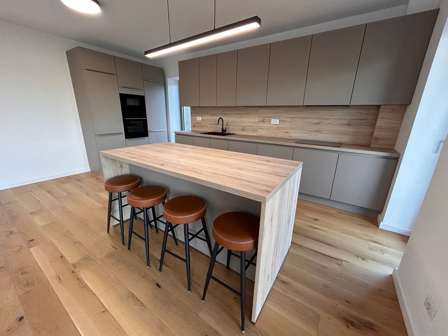APARTAMENT 2 CAMERE | GREEN LAKE | LOC DE PARCARE | GRADINA 168MP - Poză 3