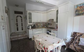 Casă / Vilă cu 8 camere de vânzare în zona Semicentral - Poză 15