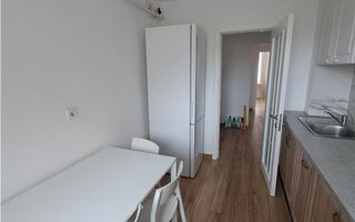Etaj 1 4 camere  Complexul Studentesc-aproape de Sala Olimpia - Poză 2