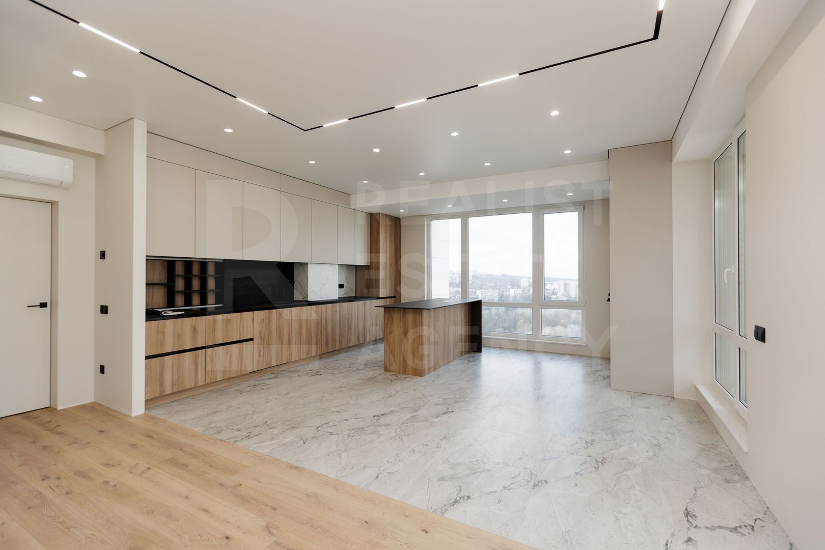 Vânzare, apartament, 4 camere, strada Constantin Stere, Centru - Poză 1