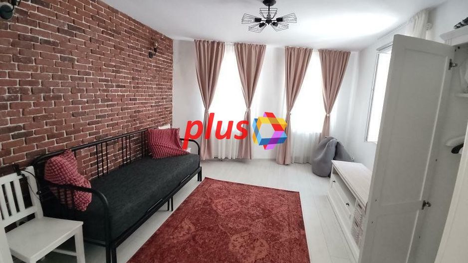Proprietar - casa 5 camere singur in curte zona Brasovechi Crisan - Poză 1