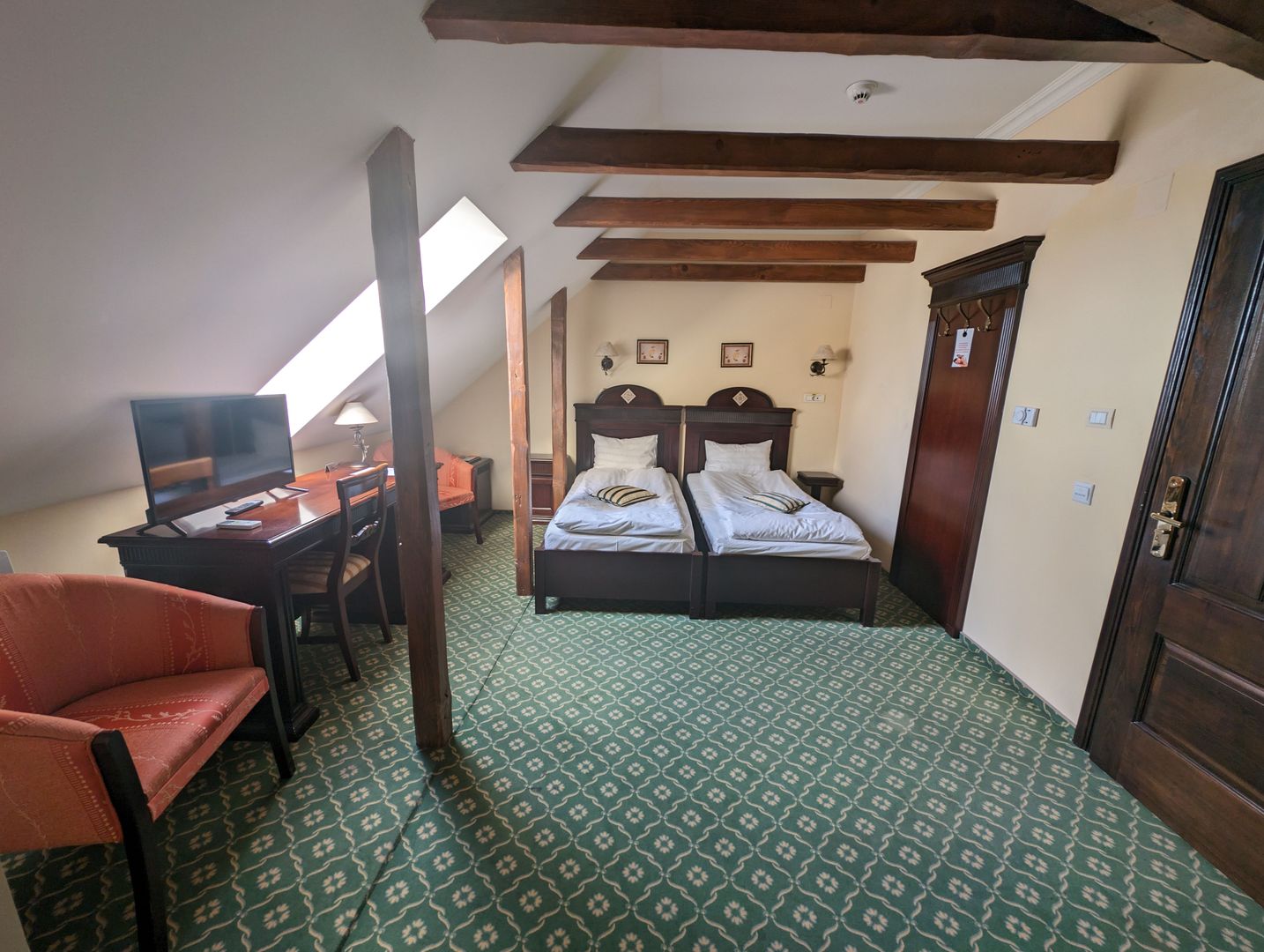 Imobil comercial P+2E+M - 28 Camere - Poză 14