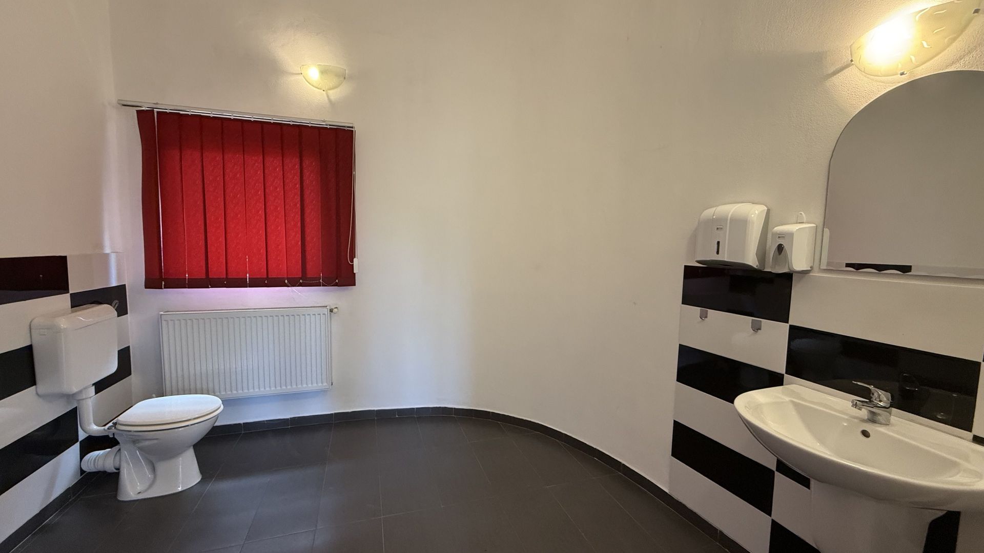 IMOBIL CU MULTIPLE DESTINATII - Poză 2